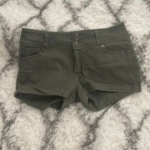 Wax Jeans BUTT, I LOVE YOU booty poppin army green shorts!